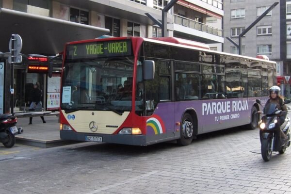 Cambios en rutas de autobuses por San Bernabé en Logroño